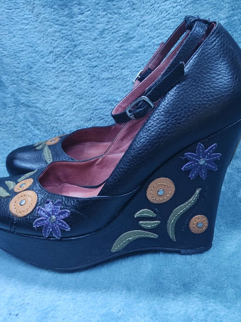 Vince Camuto Black Leather Platform Mary Jane Pumps with Floral Appliqué - Picture 4 of 7